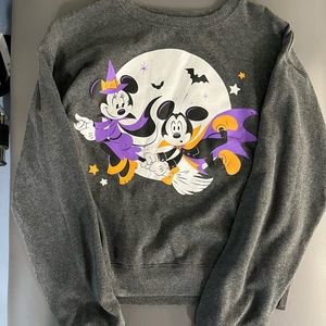 Disney crewneck Halloween top size medium